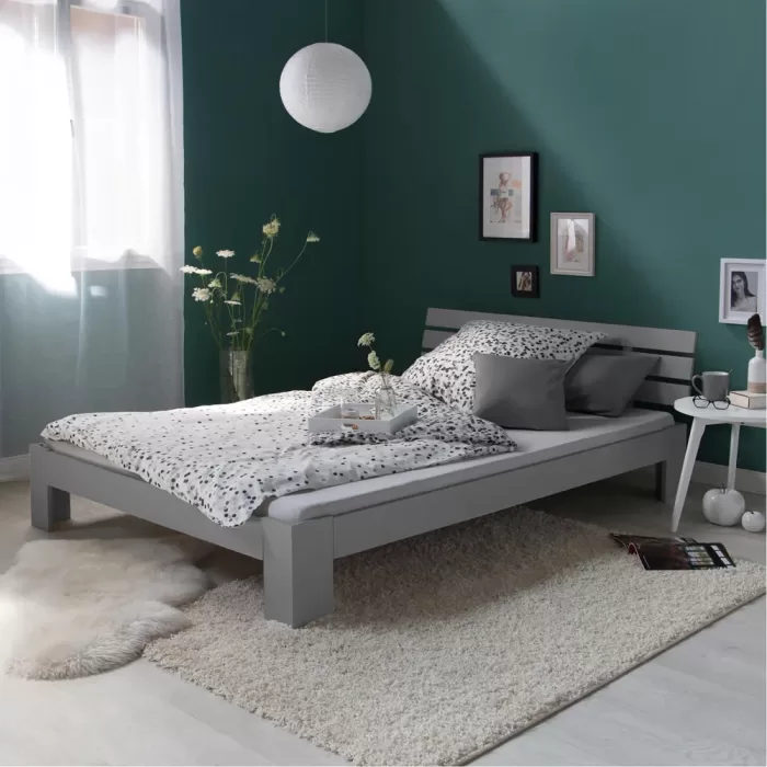 Massivholzbett 120×200 – Futonbett mit Rückenlehne – Farbe: Grau