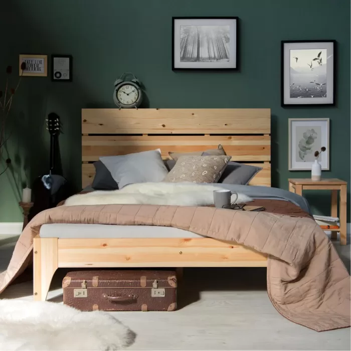 Massivholzbett 140x200 – Doppelbett mit hohem Kopfteil – Farbe: Natur