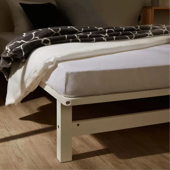 Massivholz Doppelbett 140x200 - Bett ohne Kopfteil - Farbe: Weiß